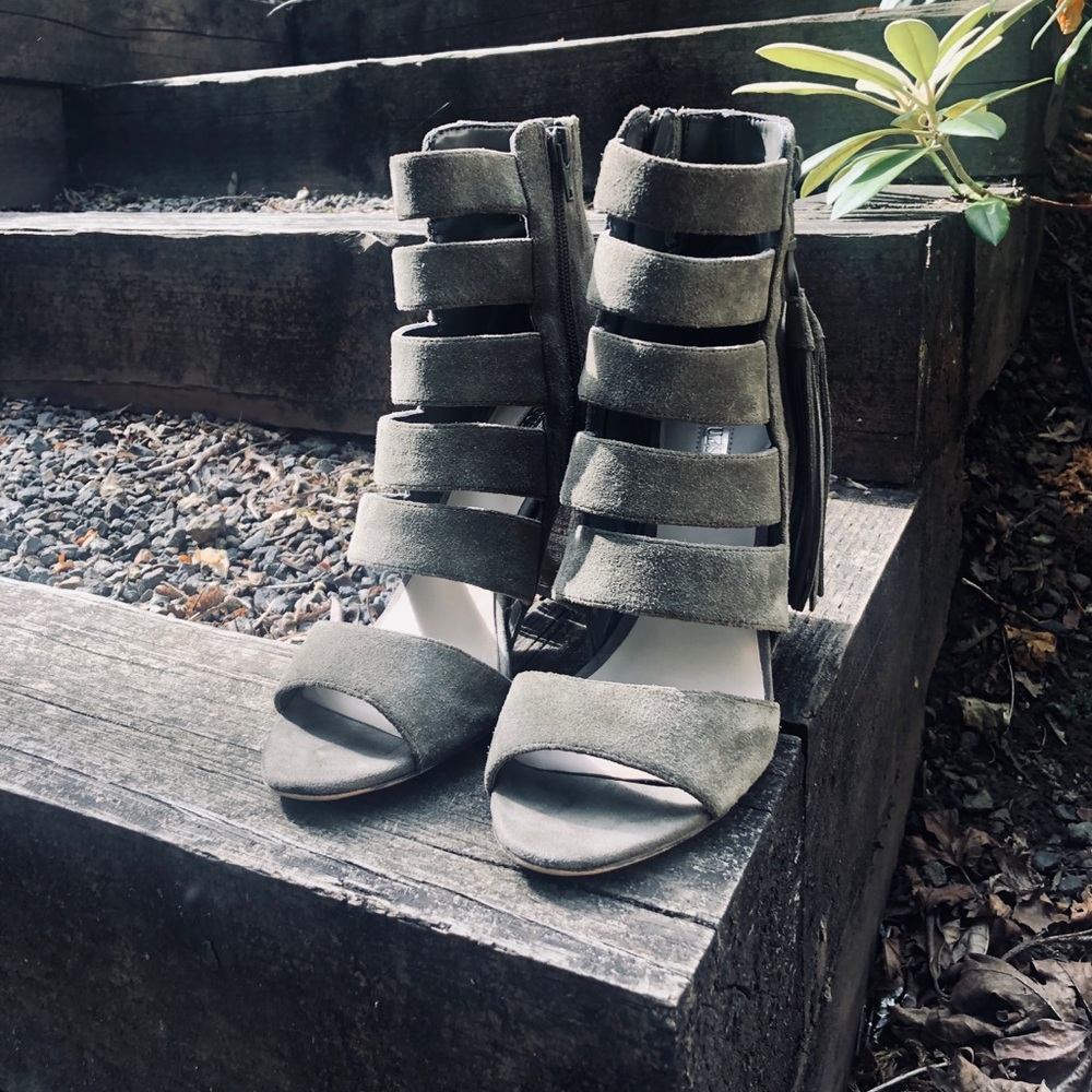 🌺 3/$29🌺 Smudged Sage🌿suede boho ankle boots🖤